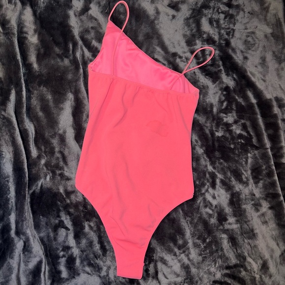 Princess Polly Evella Pink Bodysuit Size 2 - Picture 13 of 14
